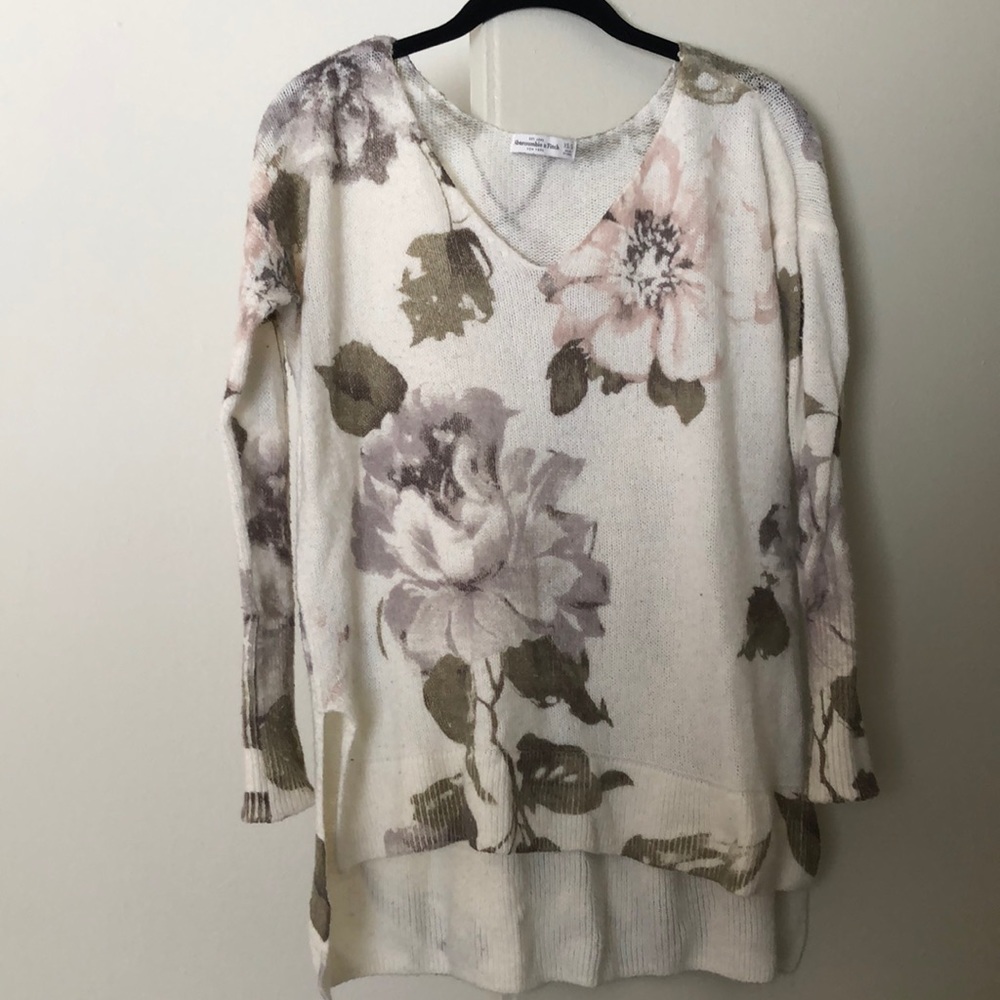 Abercrombie & Fitch Sweater